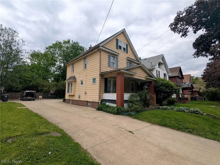 876 Avon Street, Akron, OH 44310 - #2