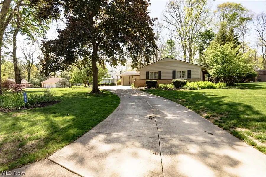 1009 Fair Oaks Sw Avenue, North Canton, OH 44720 - #3