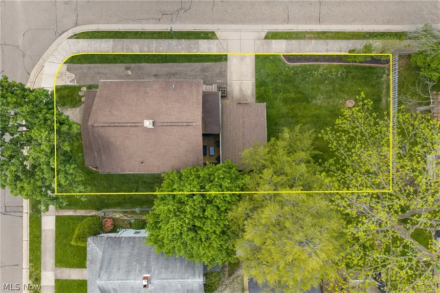 217 Bachtel Se Street, North Canton, OH 44720 - #2
