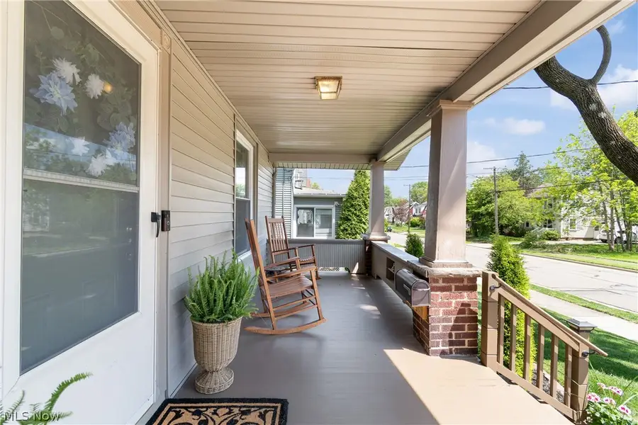 217 Bachtel Se Street, North Canton, OH 44720 - #3
