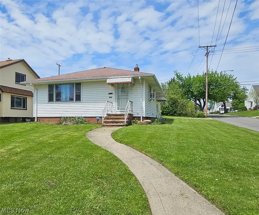 9333 S Highland Avenue, Garfield Heights, OH 44125 - #3