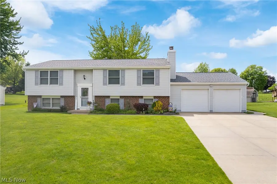 4506 Honeysuckle Drive, North Canton, OH 44720 - #3