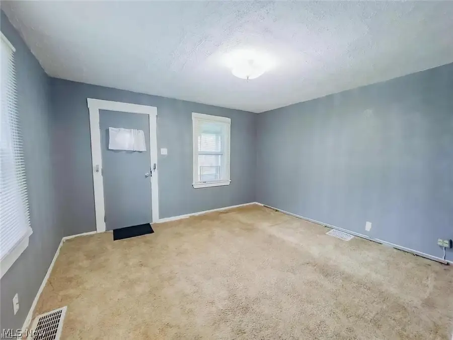 445 Saint Louis Avenue, Youngstown, OH 44511 - #2