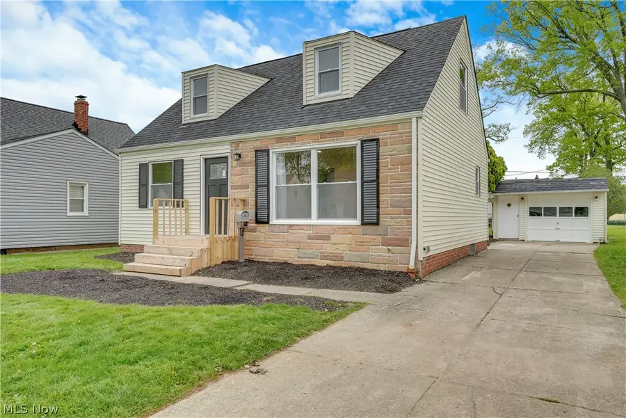 29050 Edgewood Drive, Willowick, OH 44095 - #2