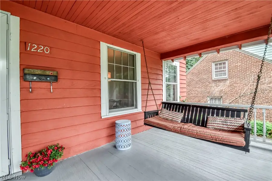 1220 Yellowstone Road, Cleveland Heights, OH 44121 - #3