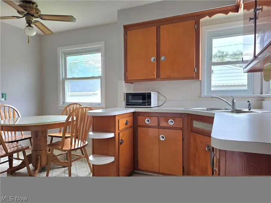 15804 Northwood Avenue, Maple Heights, OH 44137 - #3
