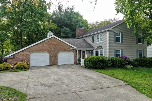 1036 Briarview Nw Avenue, North Canton, OH 44720