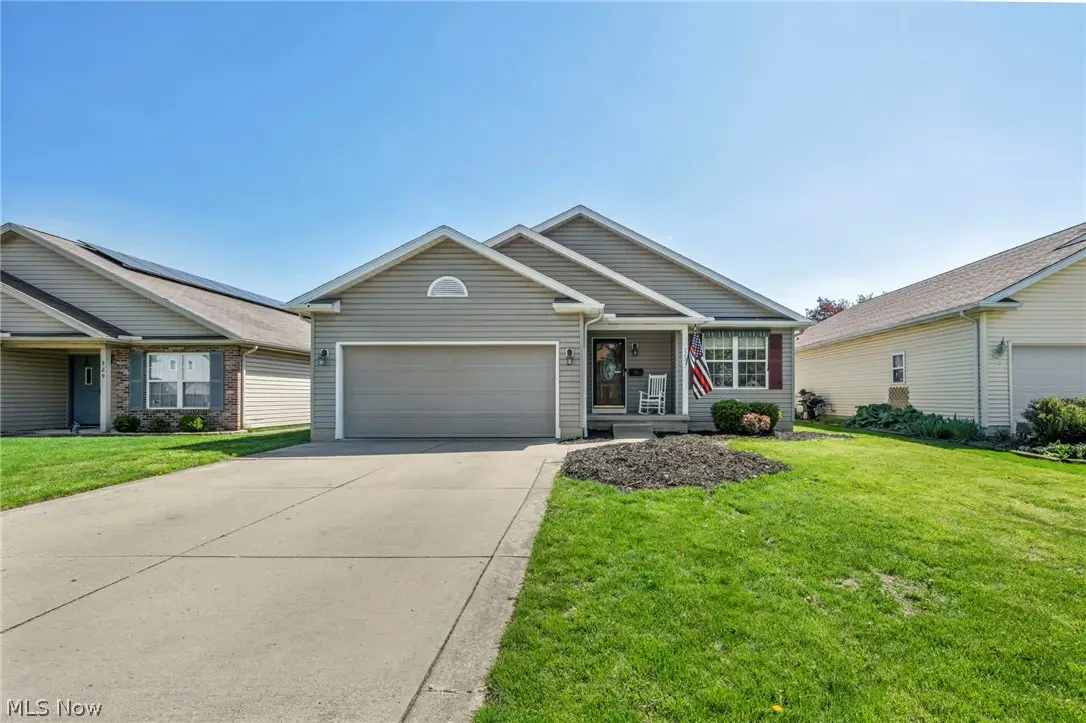 325 Longfellow Street, Elyria, OH 44035 - #1