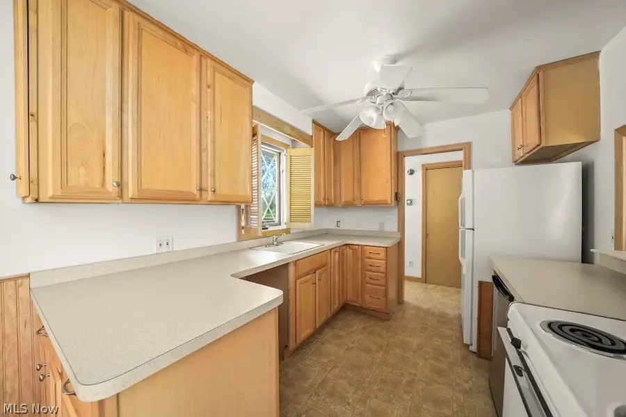 4960 W Lagoon Road, West Farmington, OH 44491 - #2
