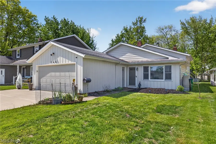 286 E 310th Street, Willowick, OH 44095 - #2