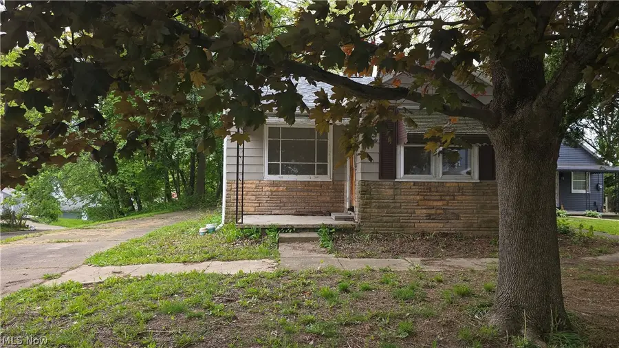 146 Hermann Street, Barberton, OH 44203 - #2