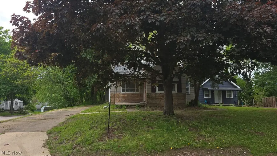 146 Hermann Street, Barberton, OH 44203 - #3