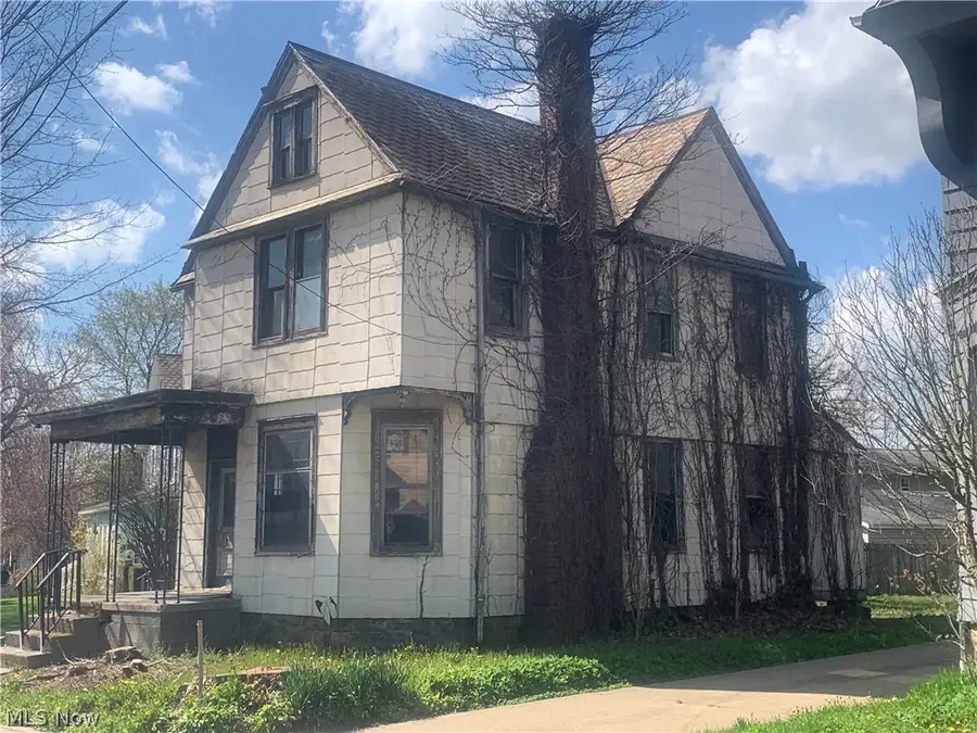 636 E Perry Street, Salem, OH 44460 - #2