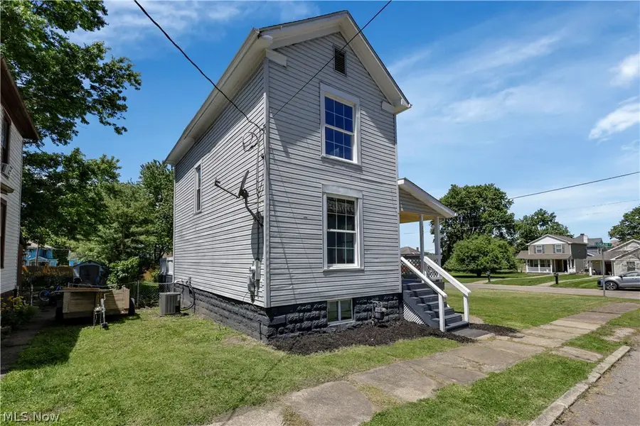 207 Columbia Street, Zanesville, OH 43701 - #2