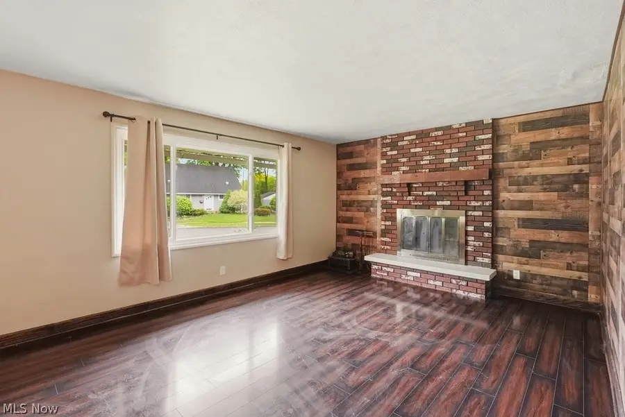 1637 Hanover Street, Cuyahoga Falls, OH 44221 - #3
