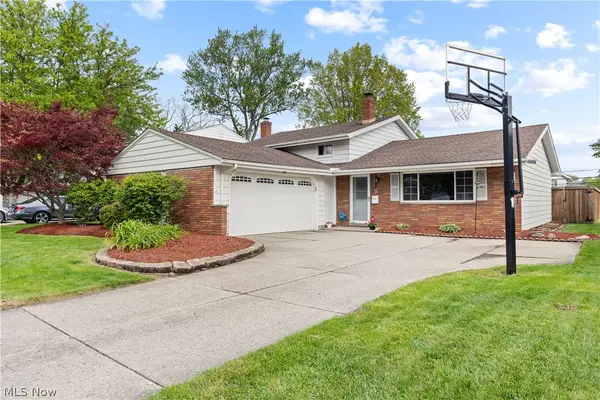 25082 Randall Drive, North Olmsted, OH 44070