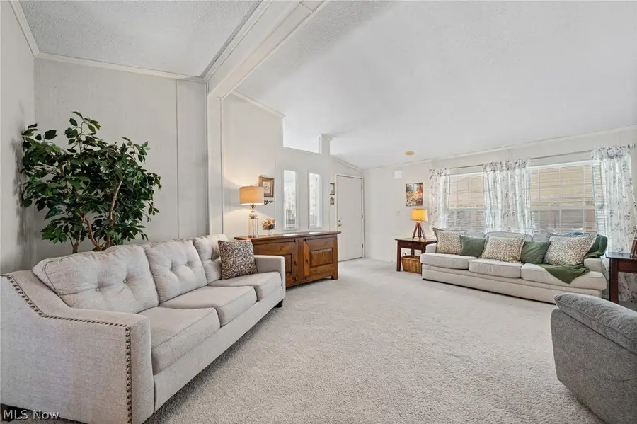3 Lees Lane, Olmsted, OH 44138 - #3