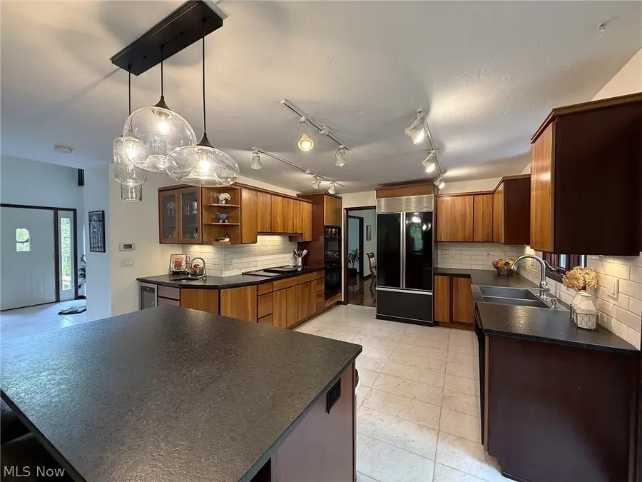 9350 Hidden Lake Drive, Chesterland, OH 44026 - #3