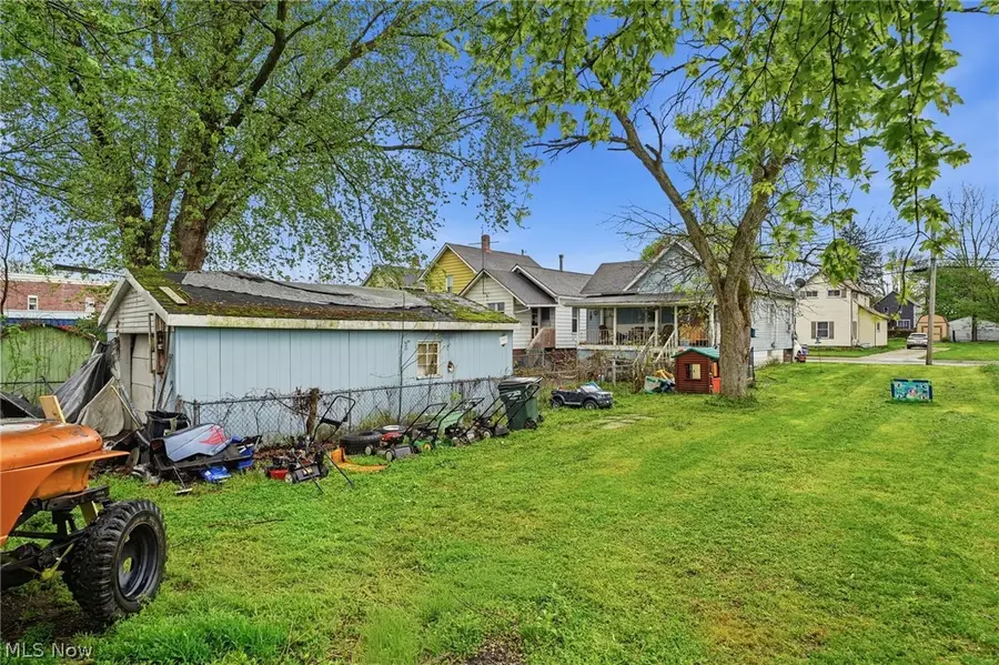 113 15th Nw Street, Barberton, OH 44203 - #3