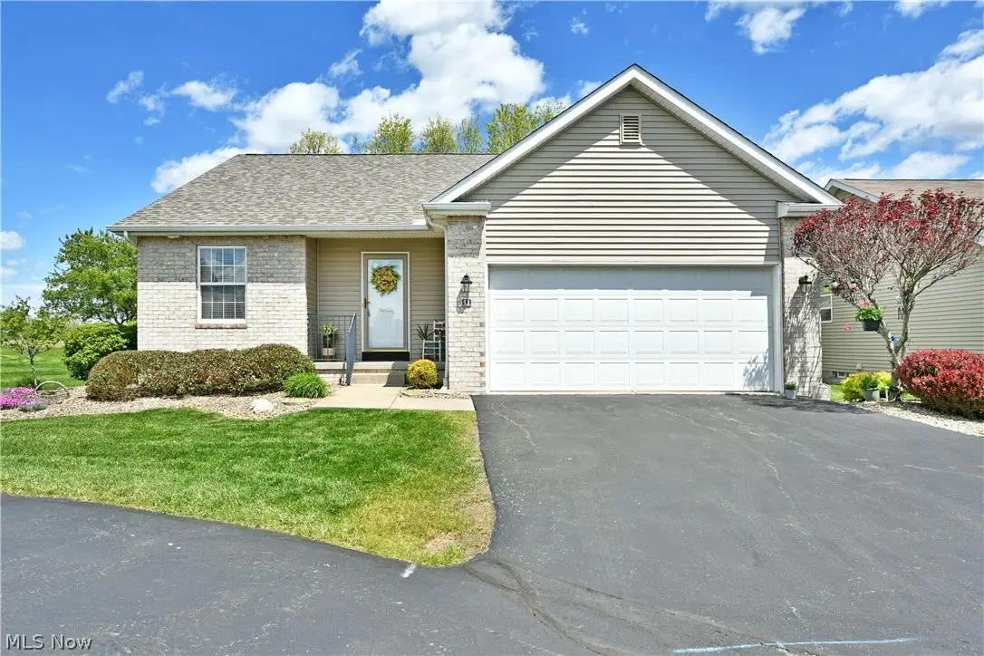 11 Danbury Nw Court, Warren, OH 44481 - #1
