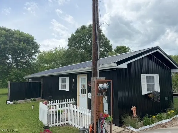500 Holiday Avenue, Uhrichsville, OH 44683