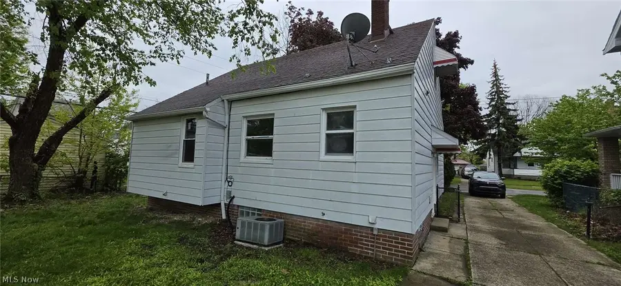 16415 Huntmere Avenue, Cleveland, OH 44110 - #3