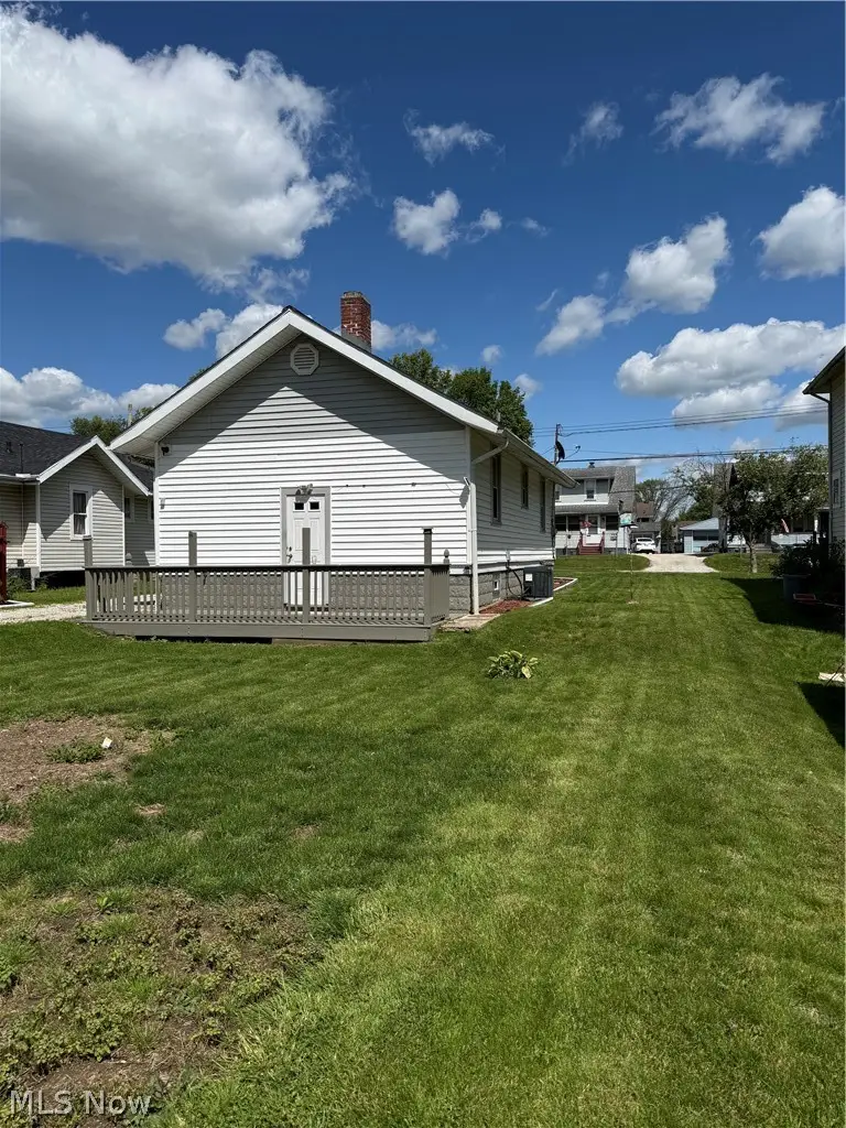462 Larkin Avenue, Akron, OH 44305 - #3