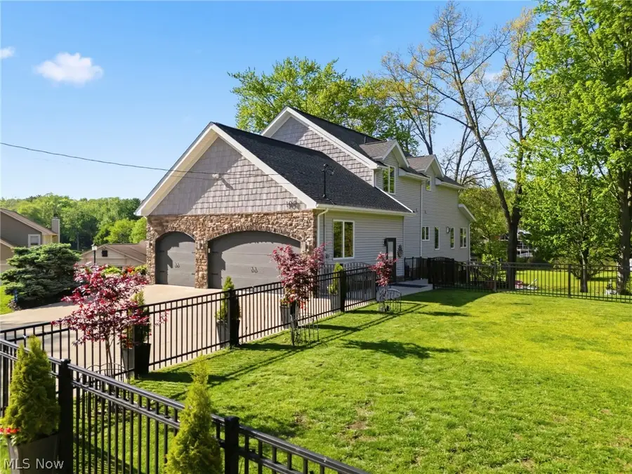 108 Spruce Nw Drive, North Canton, OH 44720 - #3