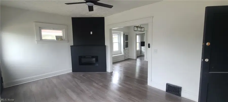 12005 Shadeland Avenue, Cleveland, OH 44108 - #3