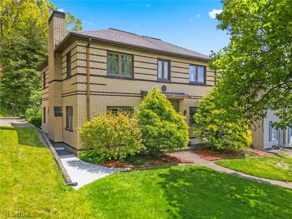 237 N College Street, Newcomerstown, OH 43832