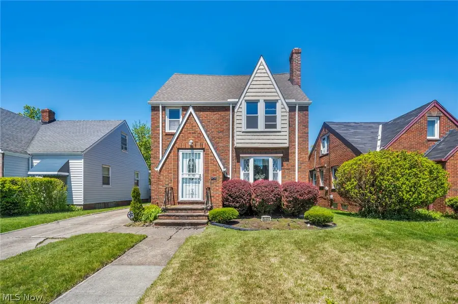 16005 Throckley Avenue, Cleveland, OH 44128 - #2