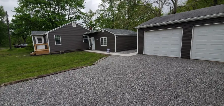 724 Briggs Road, Leavittsburg, OH 44430 - #2