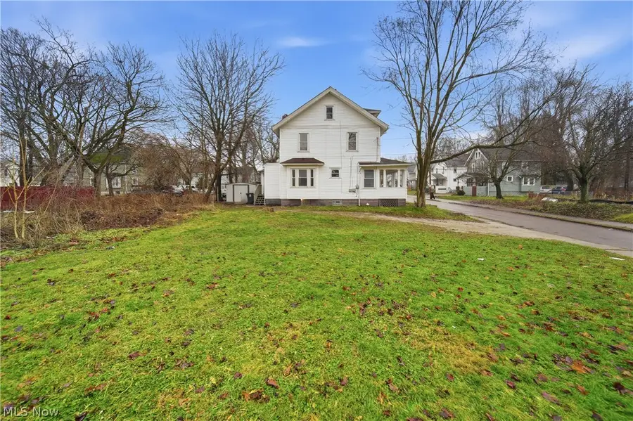 225 Cranz Place, Akron, OH 44310 - #3