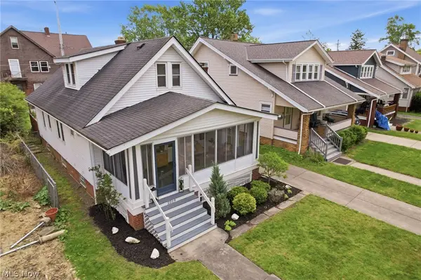 2219 Carabel Avenue, Lakewood, OH 44107