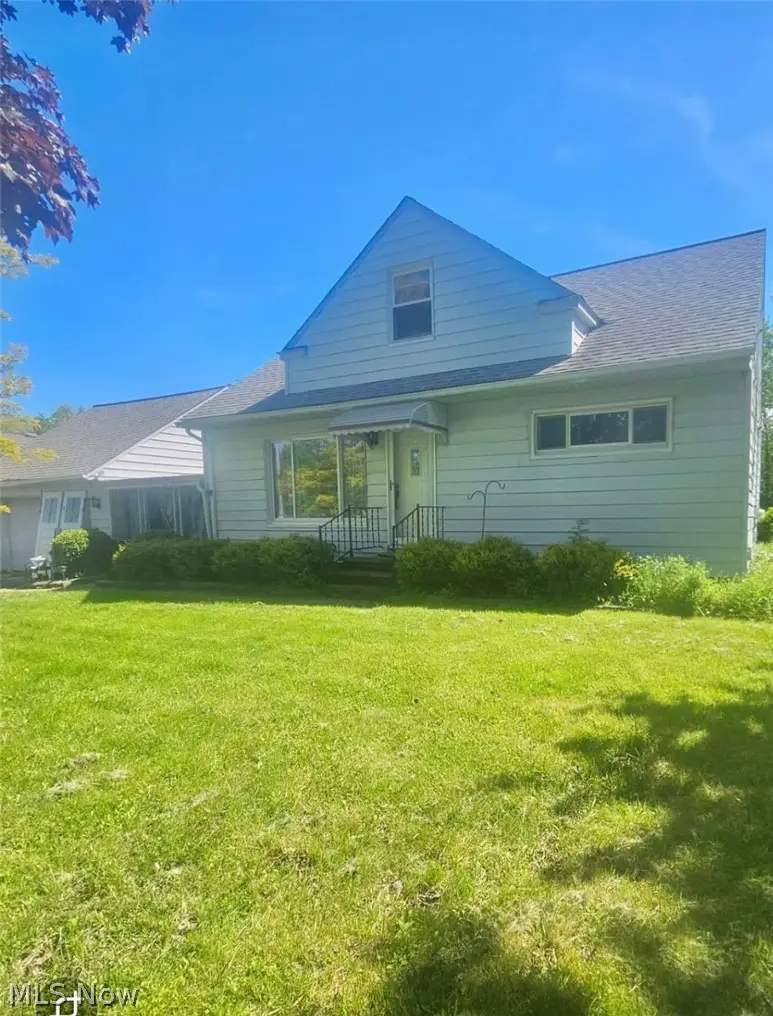 10481 Briar Hill Drive, Kirtland, OH 44094 - #2
