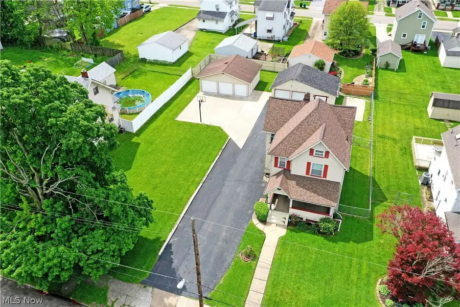 211 E Wilson Avenue, Girard, OH 44420 - #2
