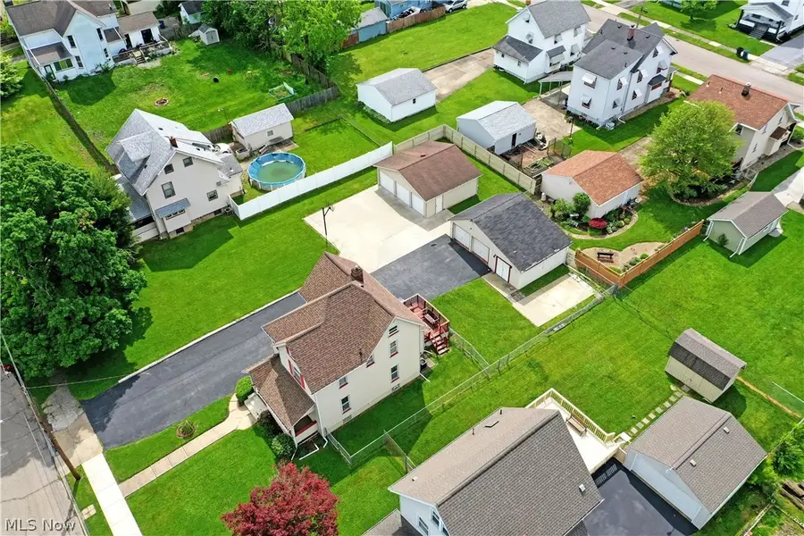 211 E Wilson Avenue, Girard, OH 44420 - #3