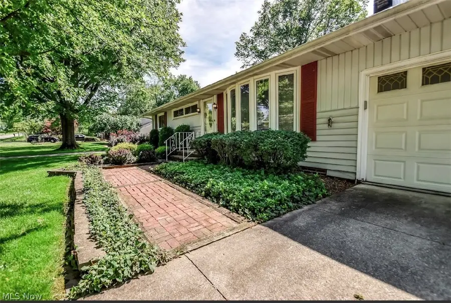 6680 Glenella Drive, Seven Hills, OH 44131 - #3