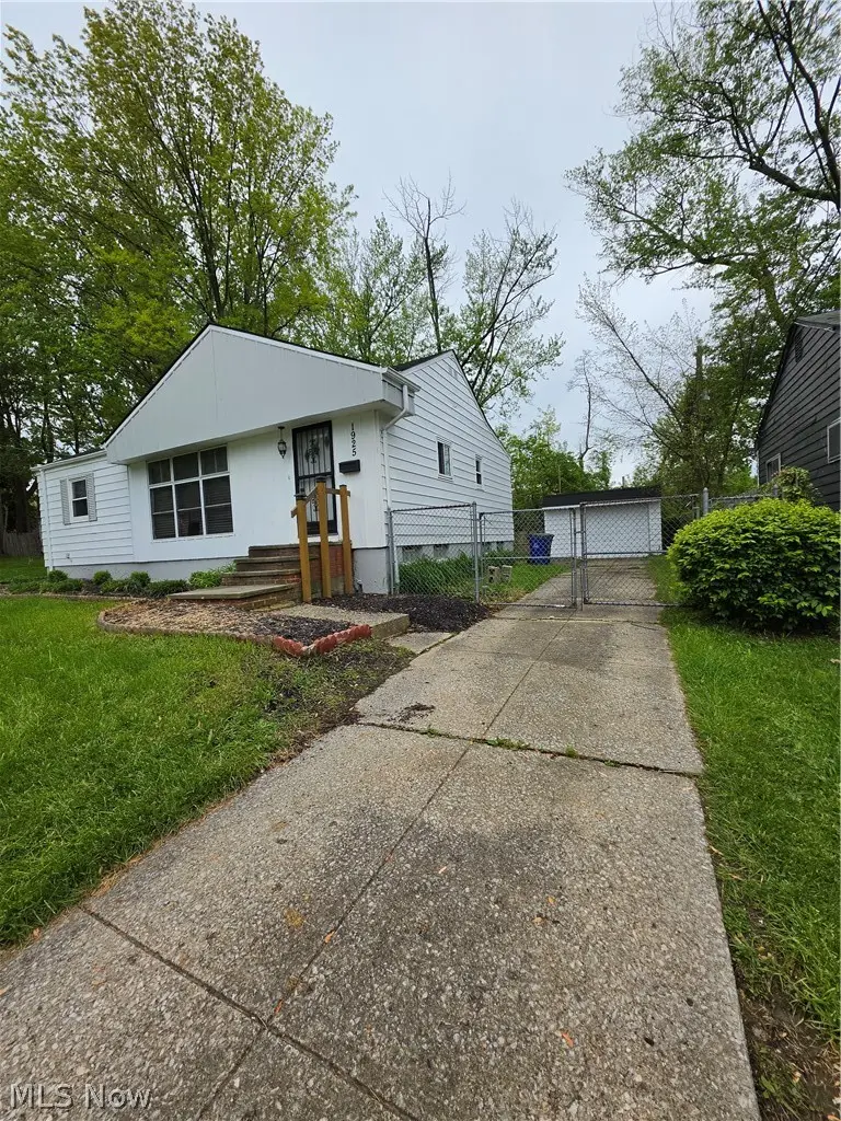 1925 Ridgehill Road, Cleveland, OH 44121 - #3