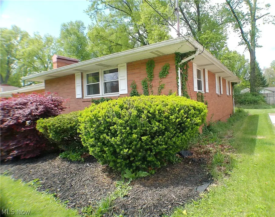 338 Mansell Drive, Liberty, OH 44505 - #2