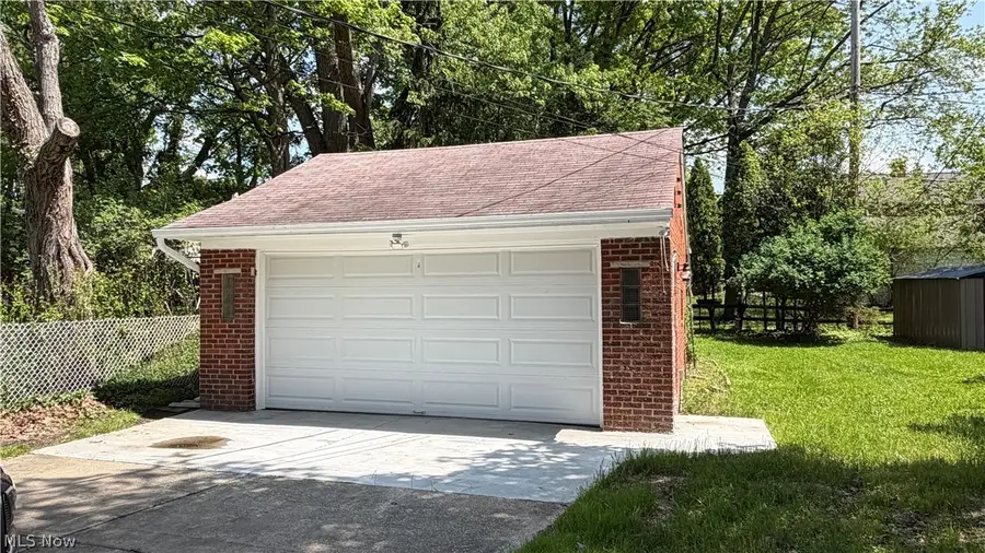 24420 Glenbrook Boulevard, Euclid, OH 44117 - #3