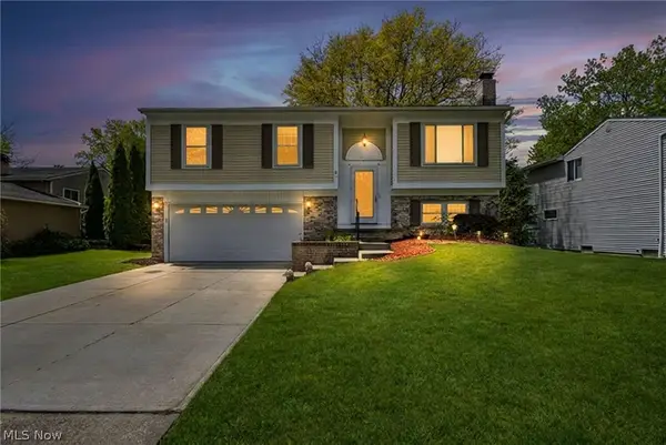 8600 Brentwood Drive, Olmsted Twp, OH 44138
