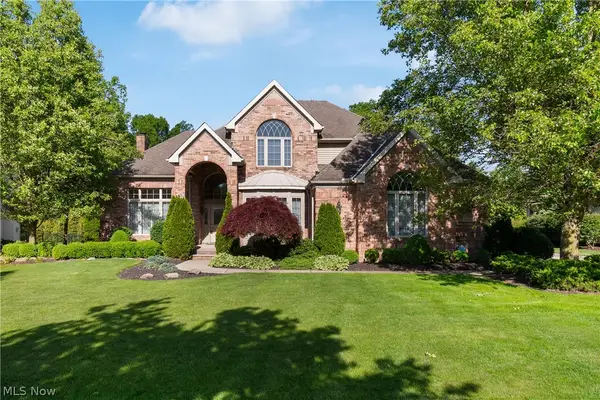 26982 Courtland Meadows, Westlake, OH 44145