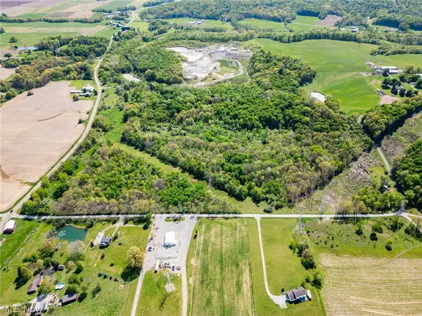 11154 Shetler Sw Avenue, Bolivar, OH 44612