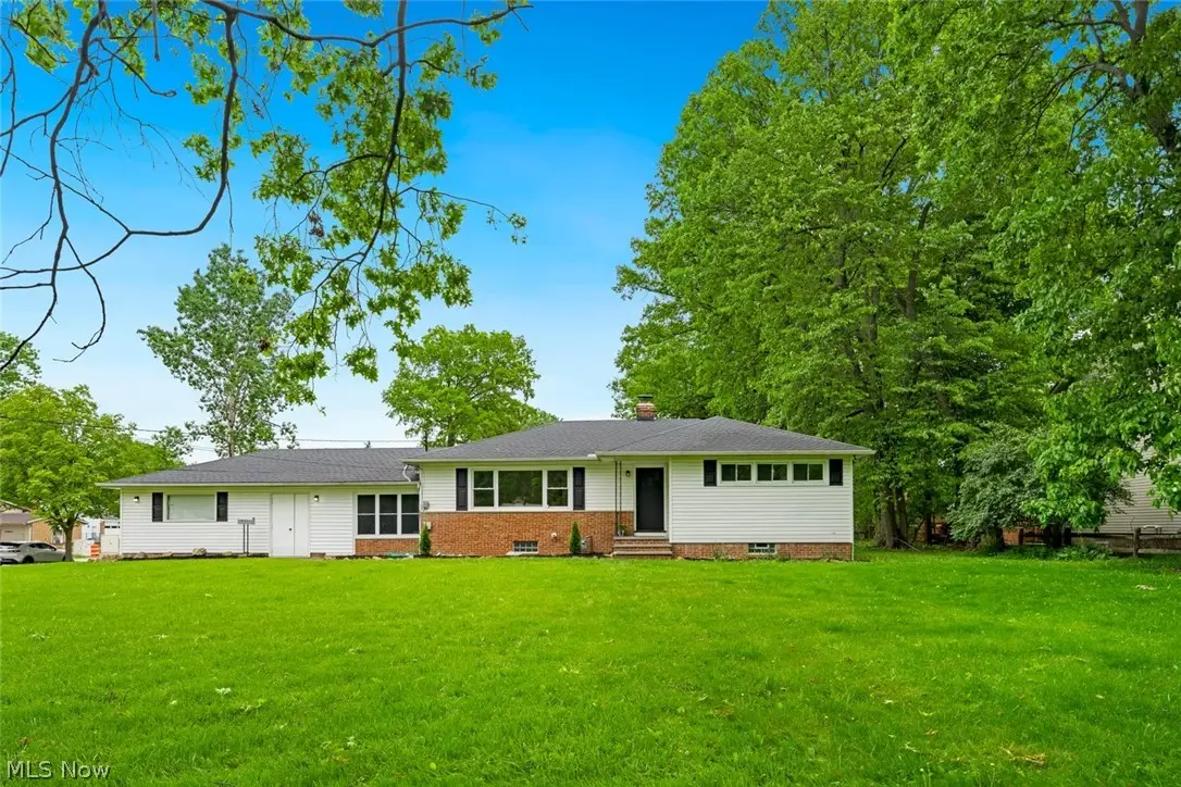 4223 Canterbury Road, North Olmsted, OH 44070 - #1