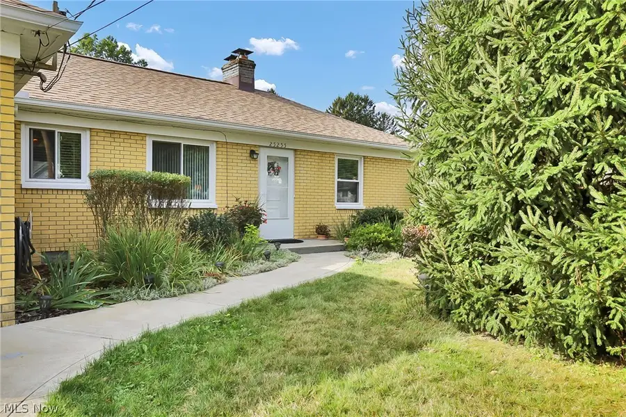 25255 Maple Ridge Road, North Olmsted, OH 44070 - #2