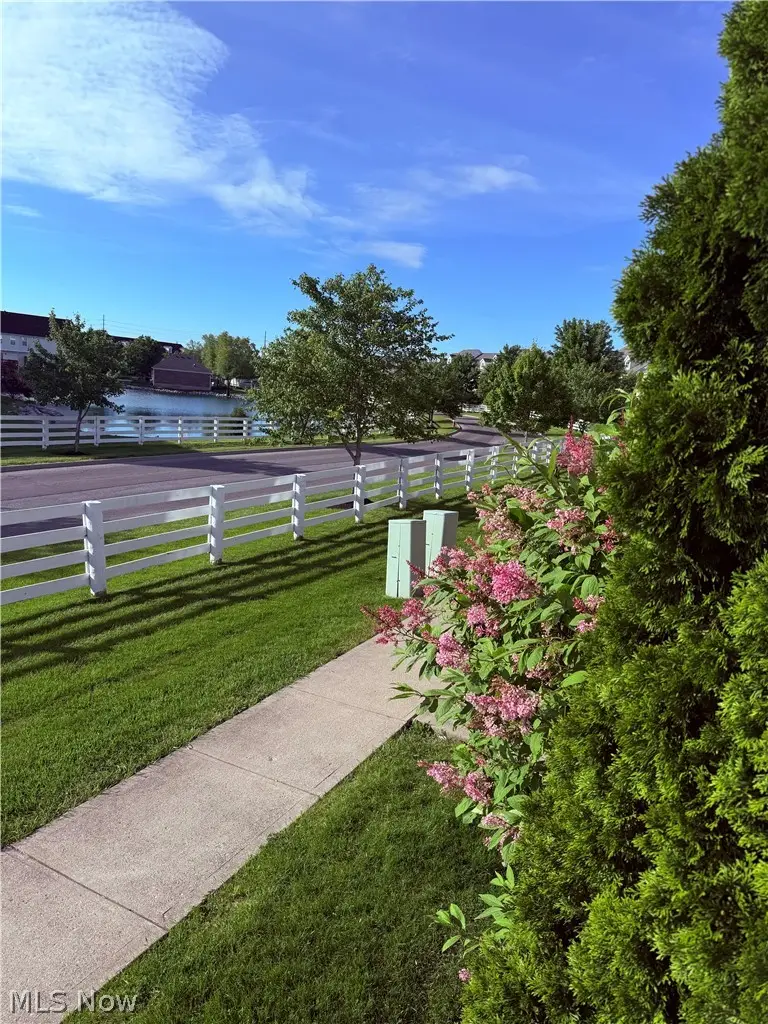 952 Hartford Village Boulevard, Columbus, OH 43228 - #2