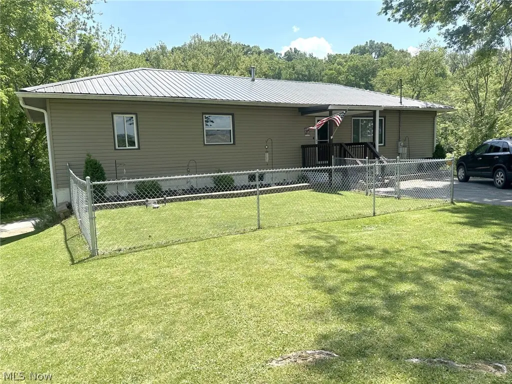 459 Elizabeth Pike, Mineral Wells, WV 26150 - #1