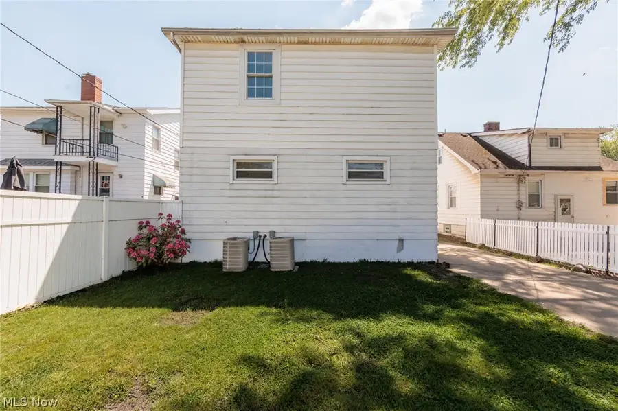 4004 E 41st Street, Newburgh Heights, OH 44105 - #3