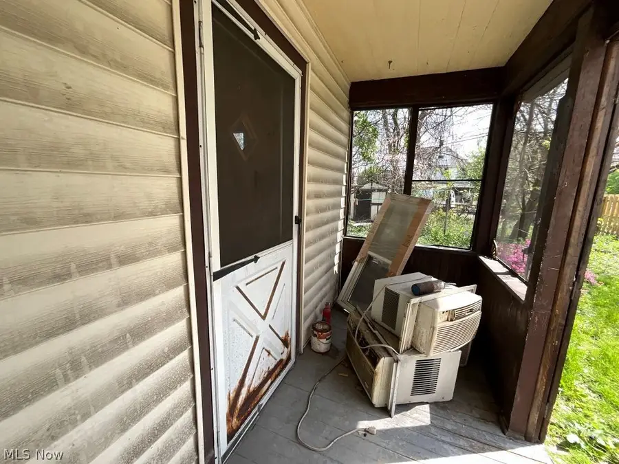 3357 W 30th Street, Cleveland, OH 44109 - #3